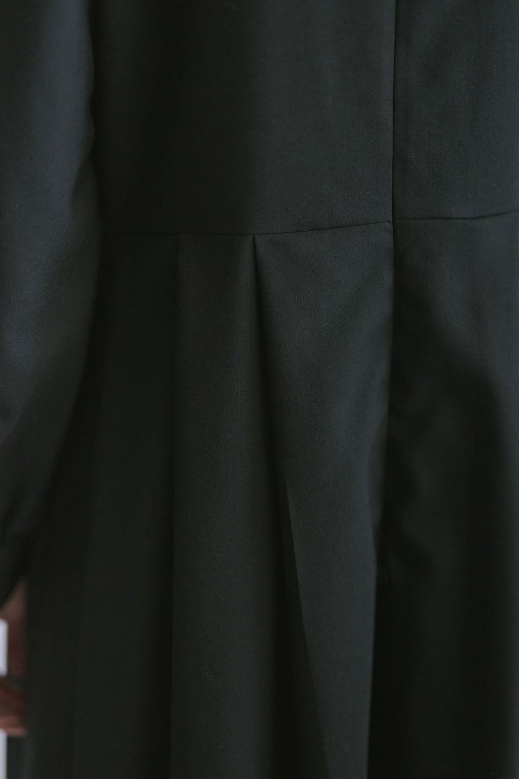 「わたしたちらしい、オケージョンのかたち」きちんとしたブラックワンピース