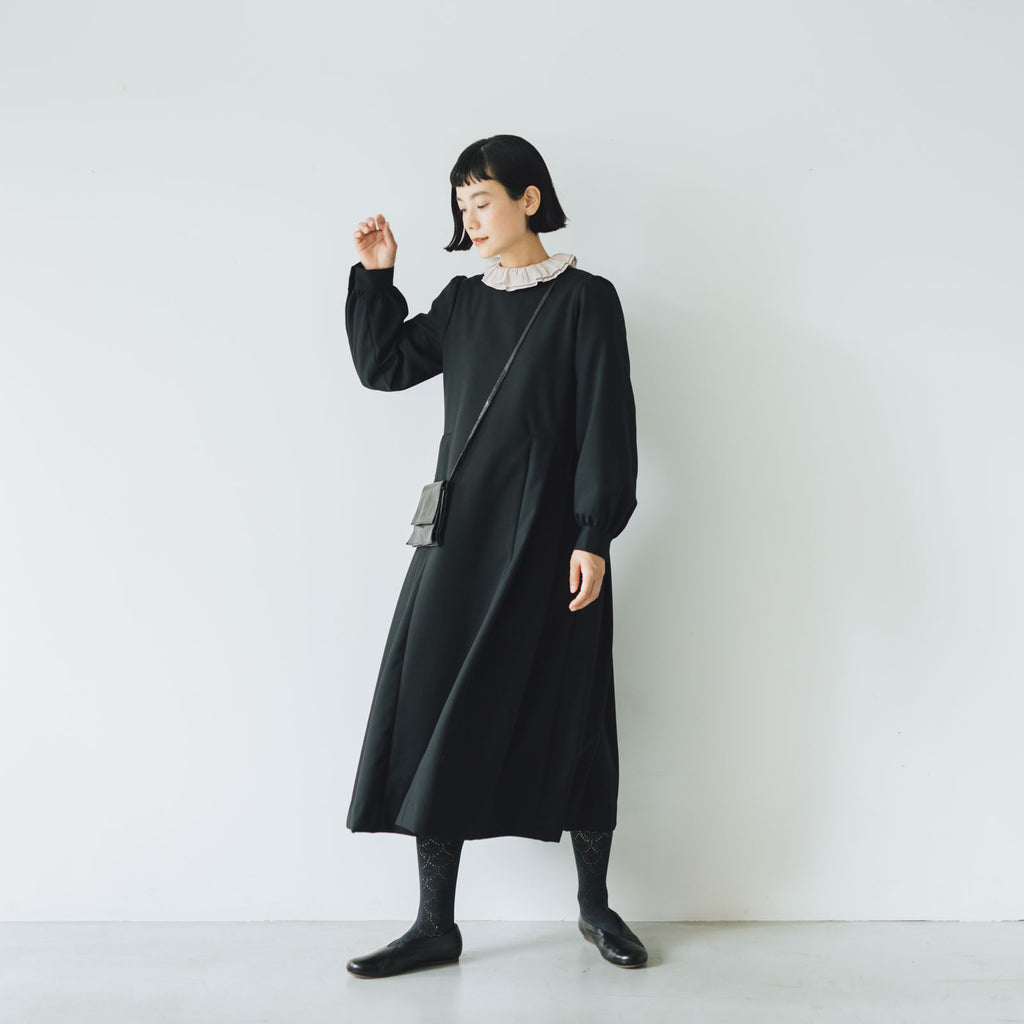 「わたしたちらしい、オケージョンのかたち」きちんとしたブラックワンピース