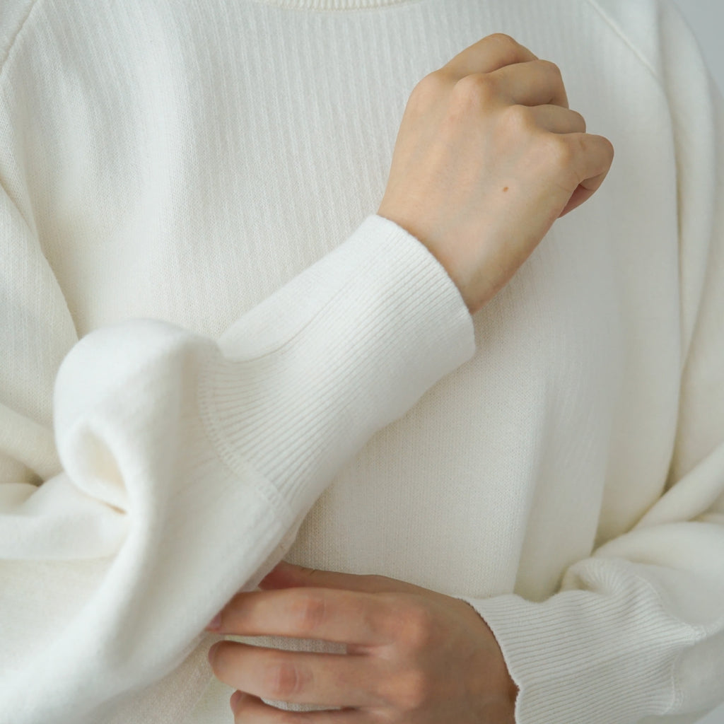 「くらすことの日常生活着」ニットみたいなカシミヤ混スウェット