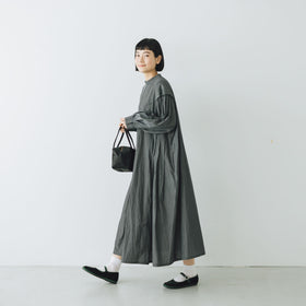 「わたしたちらしい、大人のかわいらしさ」キュプラコットン タックワンピース