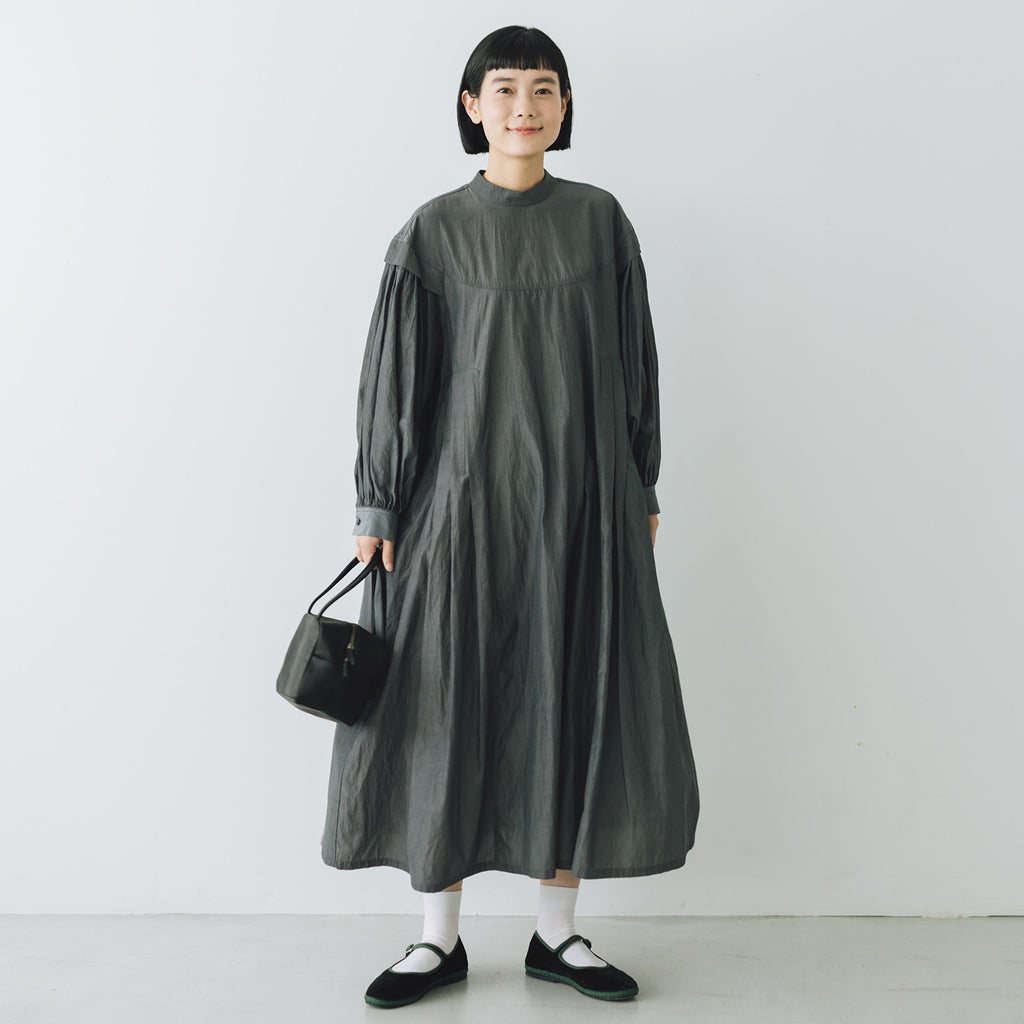 「わたしたちらしい、大人のかわいらしさ」キュプラコットン タックワンピース