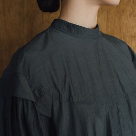 「わたしたちらしい、大人のかわいらしさ」キュプラコットン タックワンピース