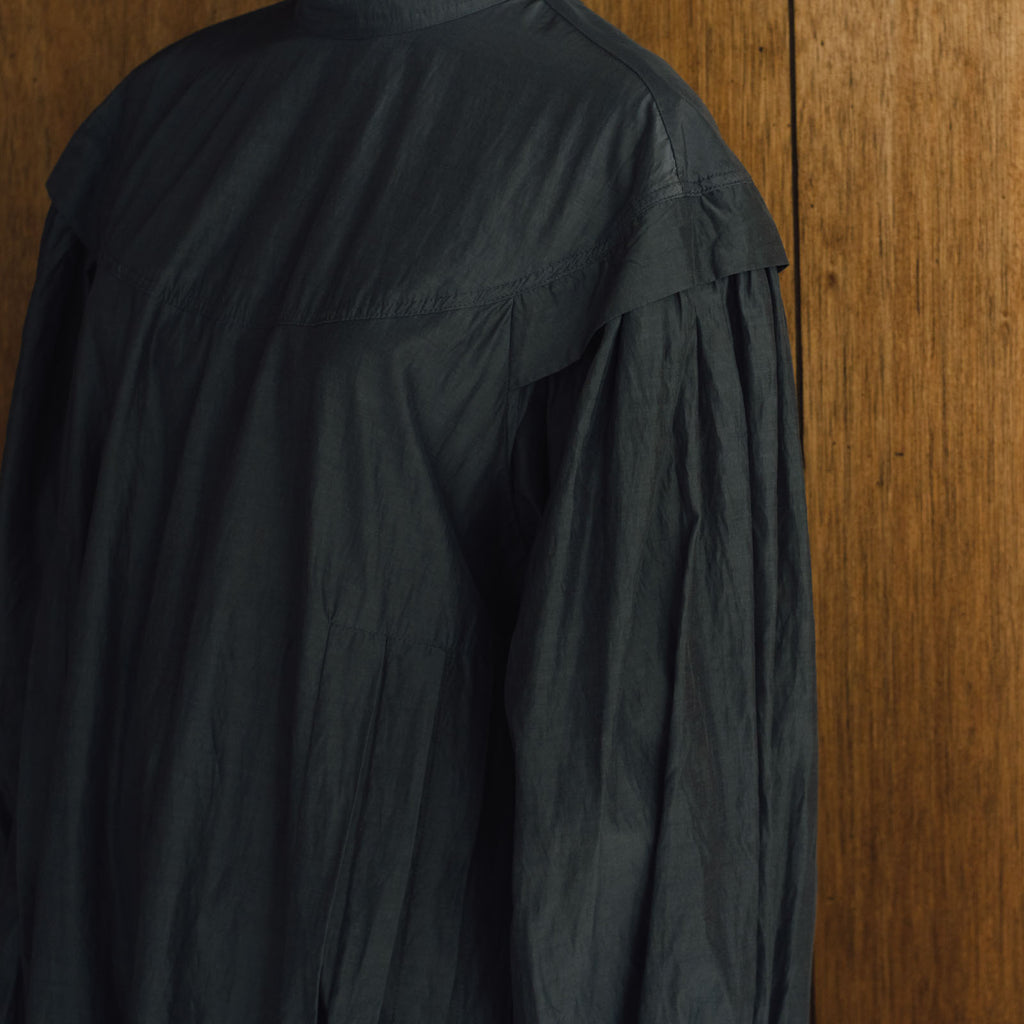 「わたしたちらしい、大人のかわいらしさ」キュプラコットン タックワンピース