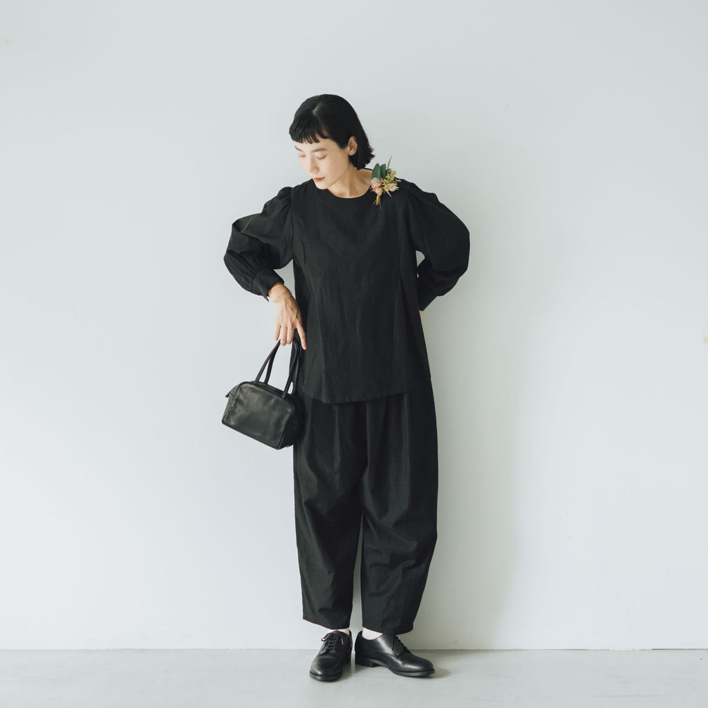 「わたしたちらしい、大人のかわいらしさ」ブラウス+サルエルパンツのセットアップ