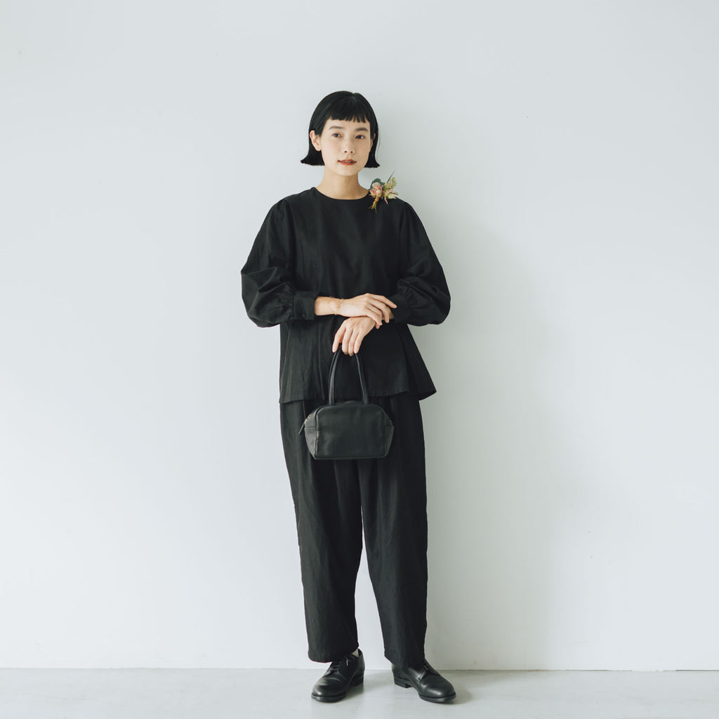 「わたしたちらしい、大人のかわいらしさ」ブラウス+サルエルパンツのセットアップ