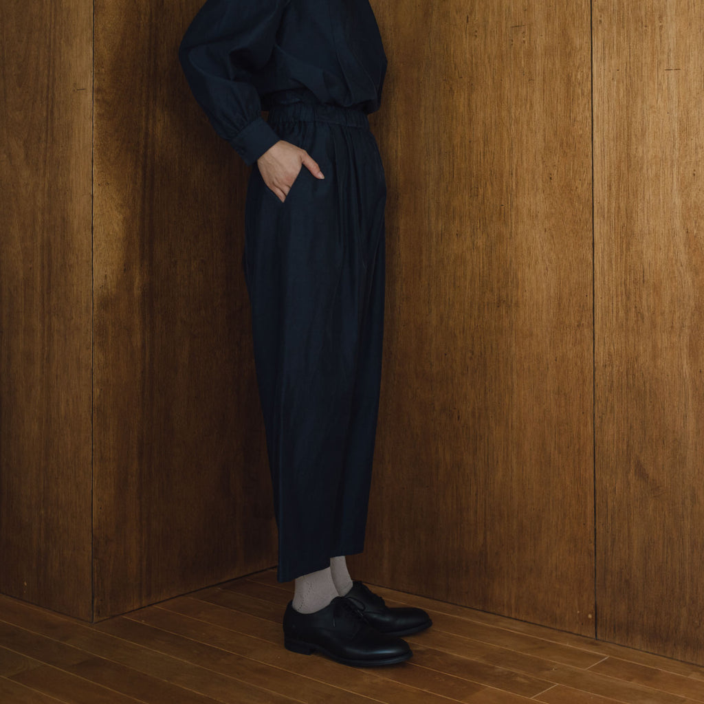 「わたしたちらしい、大人のかわいらしさ」ブラウス+サルエルパンツのセットアップ