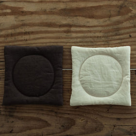 くらすこと リネンのふっくらポットマット / コースター