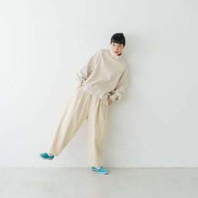 くらすこと +to 大人の定番、ハイネックプルオーバー