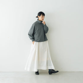 くらすこと +to 大人の定番、ハイネックプルオーバー