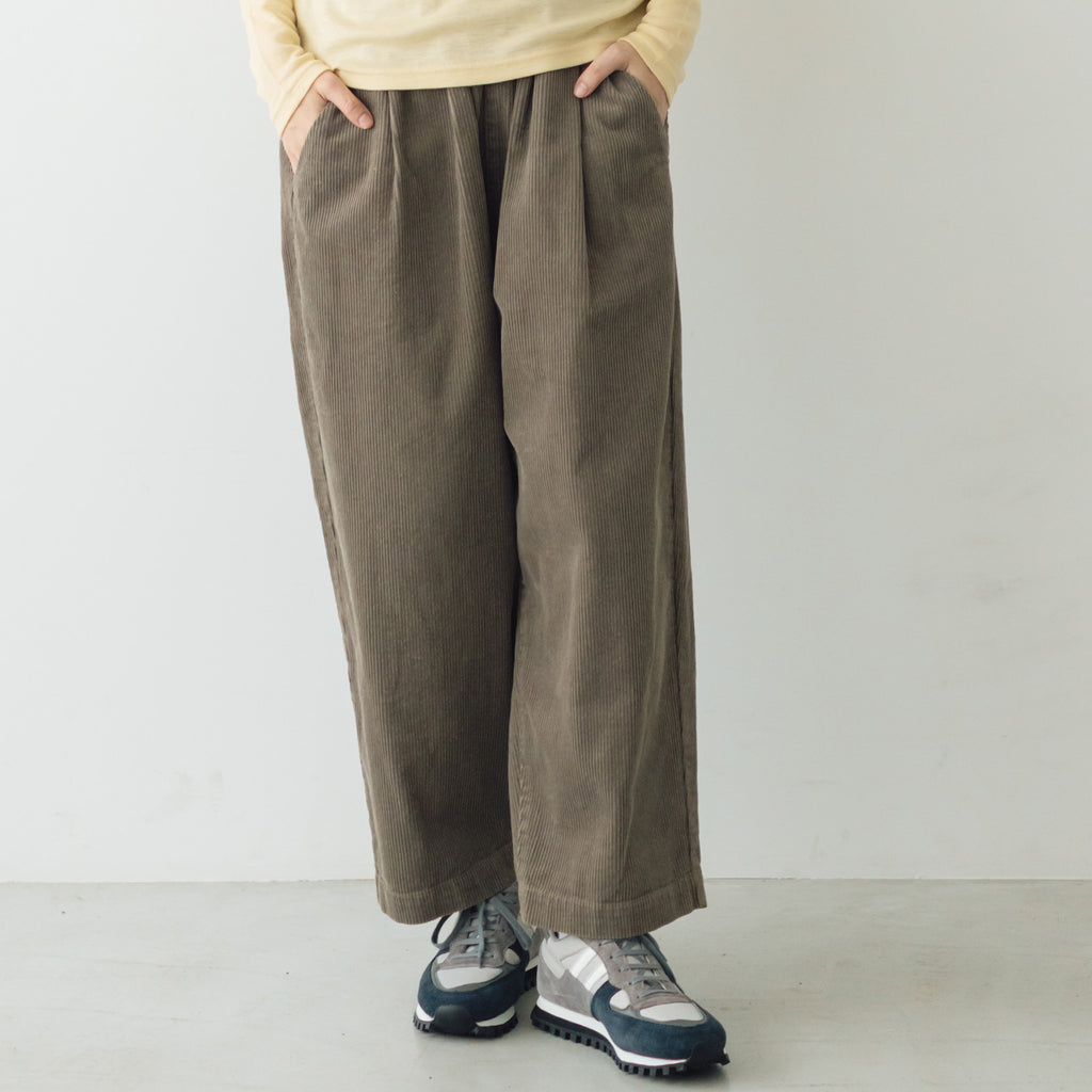 「くらすことの日常生活着」コーデュロイパンツ