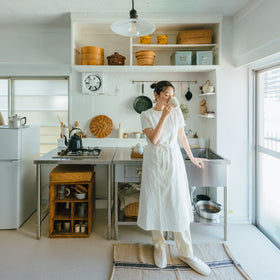 「くらすことの日常生活着」カシュクールエプロン