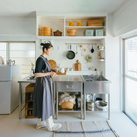 「くらすことの日常生活着」カシュクールエプロン