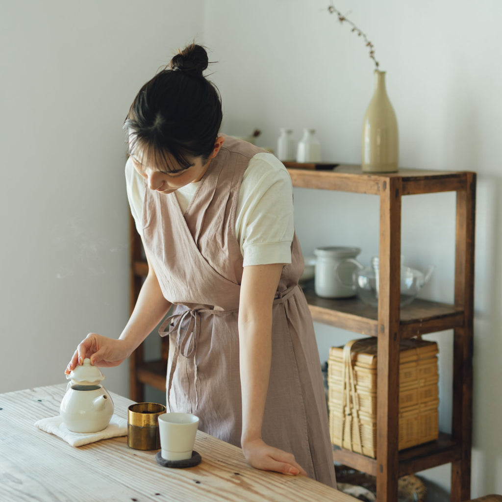 「くらすことの日常生活着」カシュクールエプロン