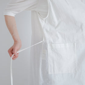 「くらすことの日常生活着」カシュクールエプロン