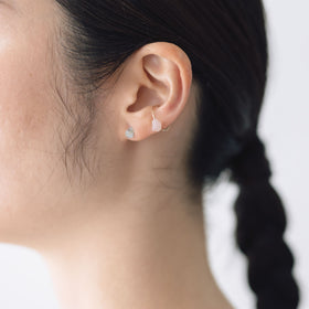 くらすこと わたしのお守り 天然石のひと粒イヤーカフ