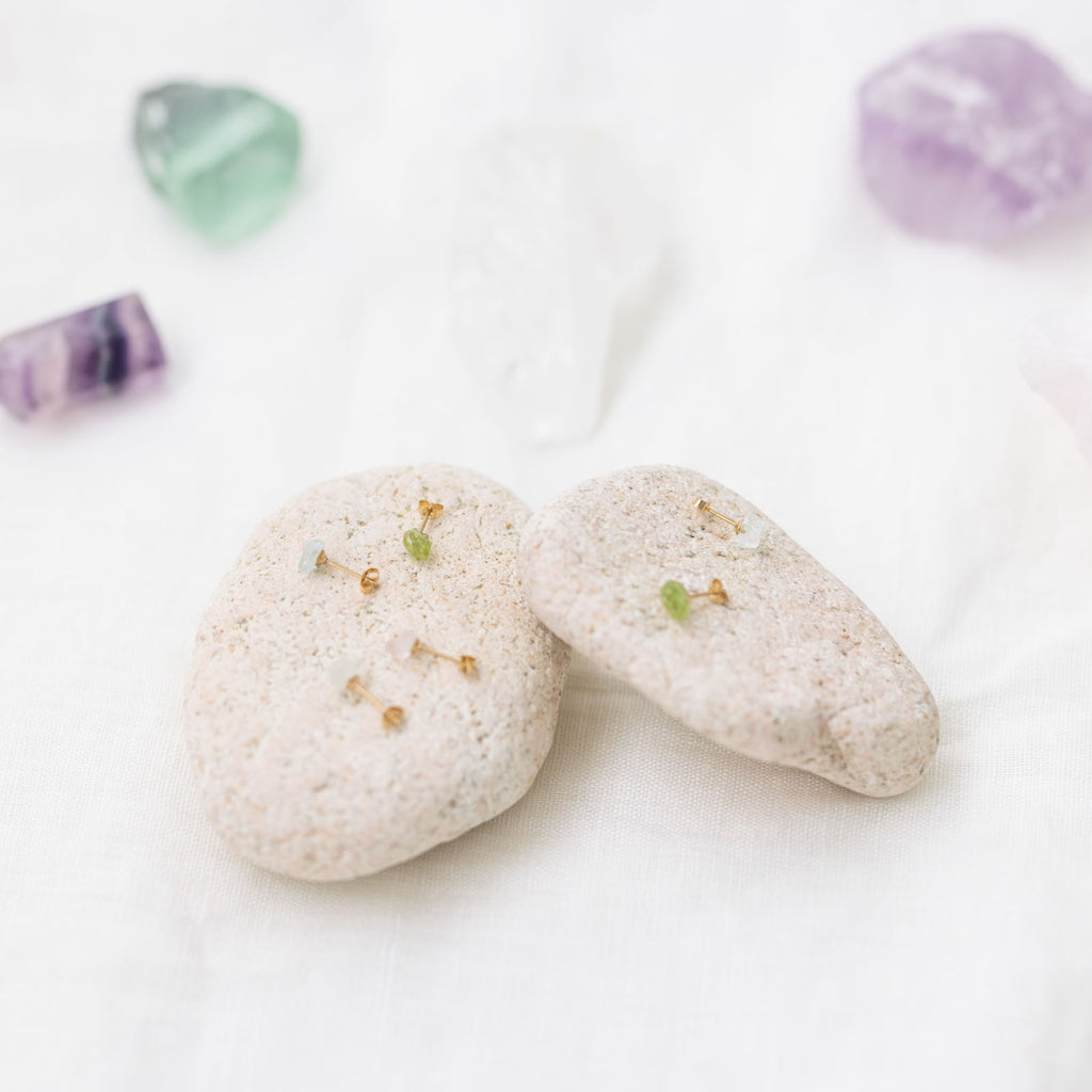 くらすこと わたしのお守り 天然石のひと粒ピアス