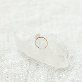 くらすこと わたしのお守り 天然石のひと粒イヤーカフ