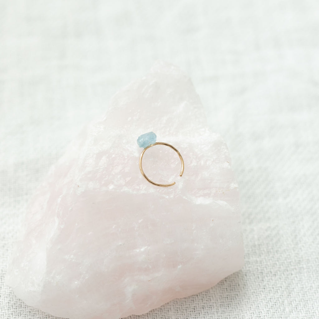 くらすこと わたしのお守り 天然石のひと粒イヤーカフ