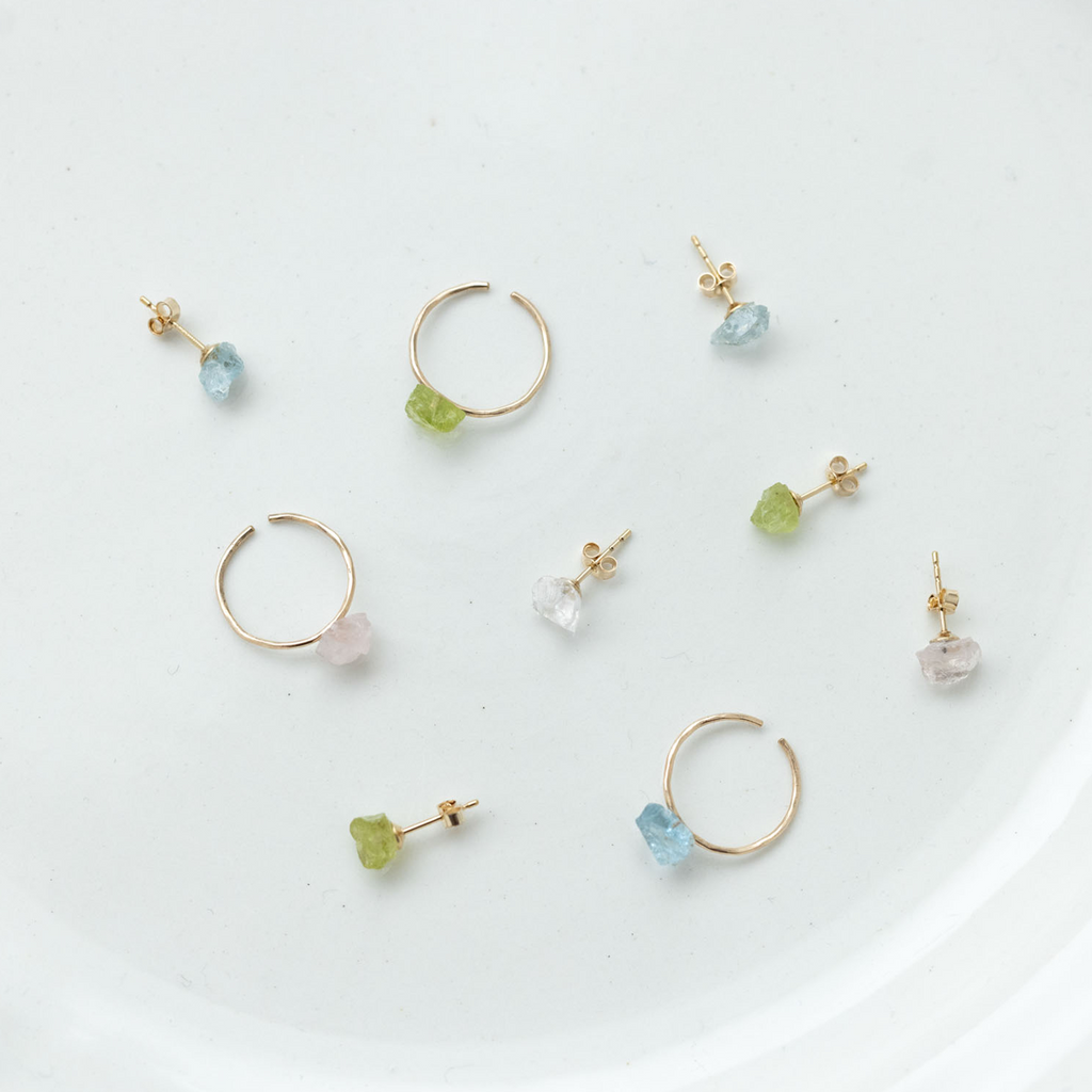 くらすこと わたしのお守り 天然石のひと粒イヤーカフ