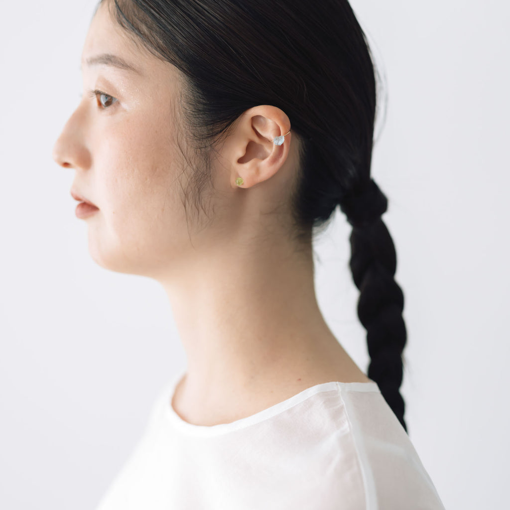 くらすこと わたしのお守り 天然石のひと粒イヤーカフ