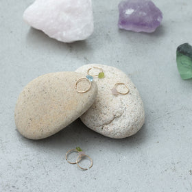 くらすこと わたしのお守り 天然石のひと粒イヤーカフ