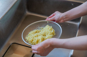 すっきり暮らす盆ざる 持ち上げフック付