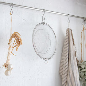 すっきり暮らす盆ざる 持ち上げフック付