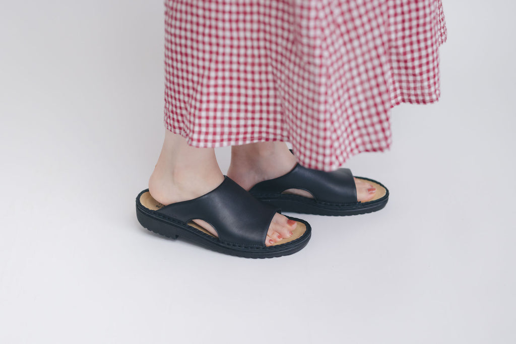 NAOT CECILIA マットブラック