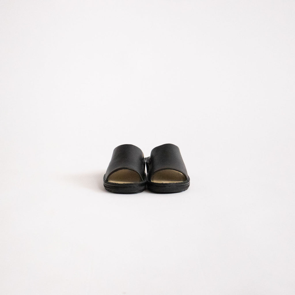 NAOT CECILIA マットブラック