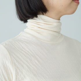 ROBE de PEAU タートルネック プルオーバー