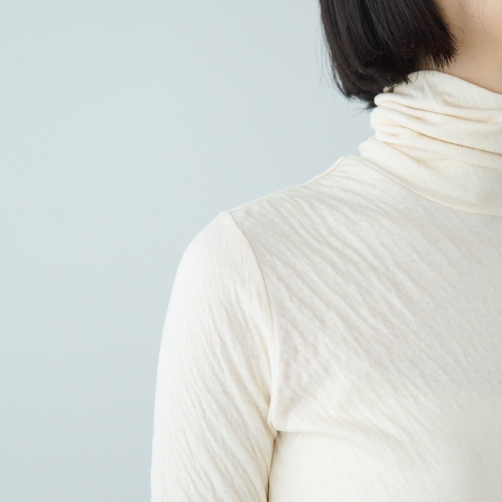 ROBE de PEAU タートルネック プルオーバー