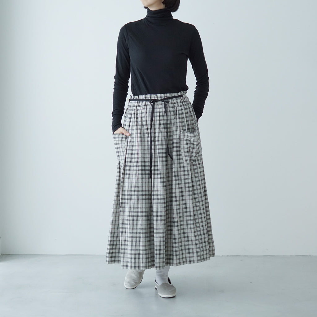 ROBE de PEAU タートルネック プルオーバー