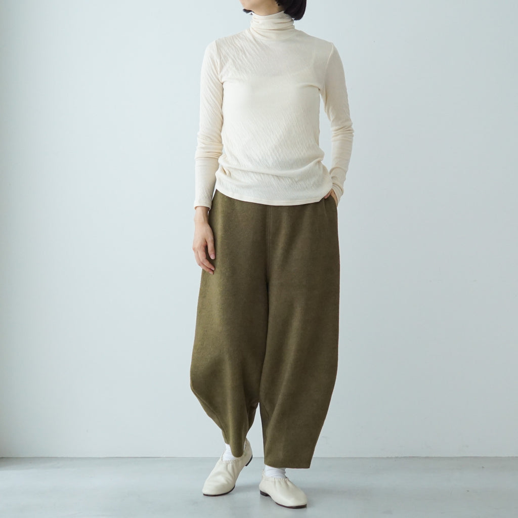 ROBE de PEAU タートルネック プルオーバー