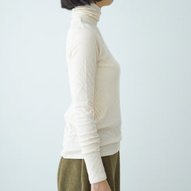 ROBE de PEAU タートルネック プルオーバー