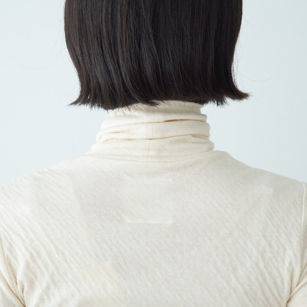ROBE de PEAU タートルネック プルオーバー