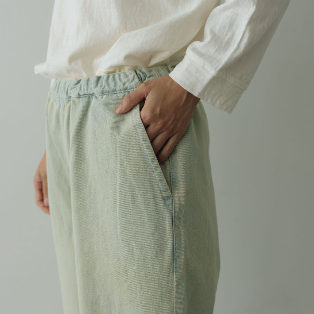 TISSU コットンデニム イージーテーパードパンツ