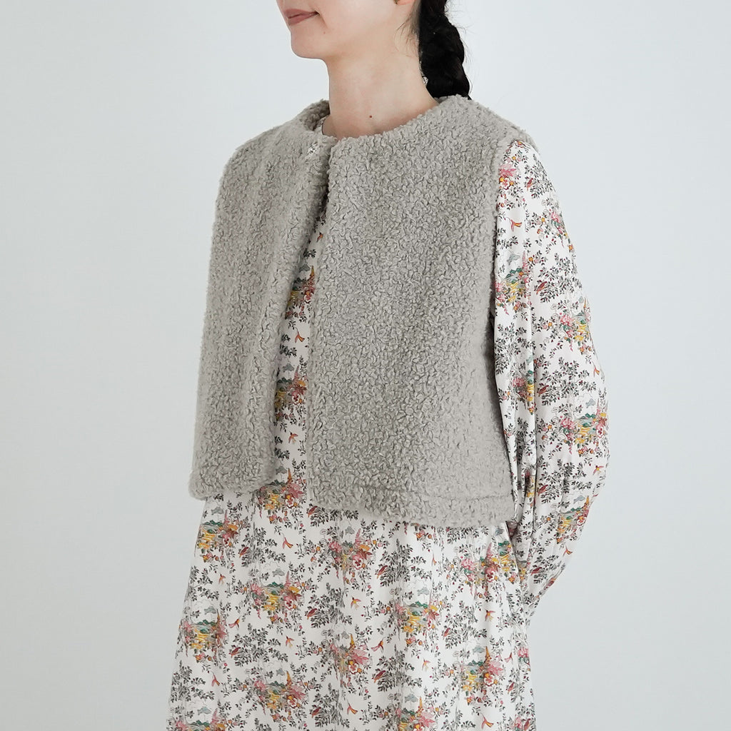 UNIVERSAL SEVEN ボア コンパクトベスト グレージュ