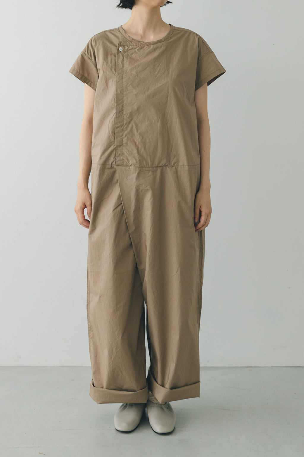 UNIVERSAL TISSU ナチュラルタイプライター ハーフスリーブ3Dオールインワン