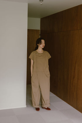 UNIVERSAL TISSU ナチュラルタイプライター ハーフスリーブ3Dオールインワン