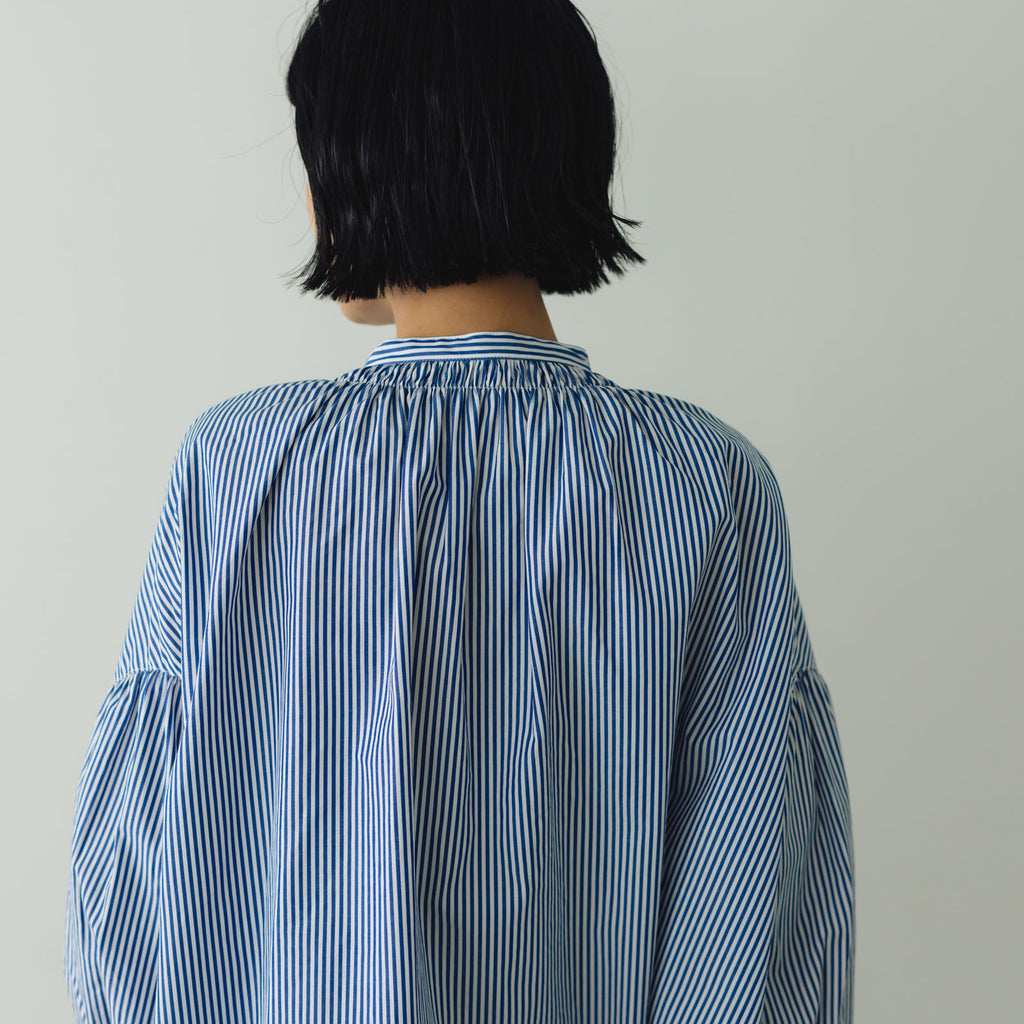 UNIVERSAL TISSU バンドカラーシャーリングブラウス ストライプ