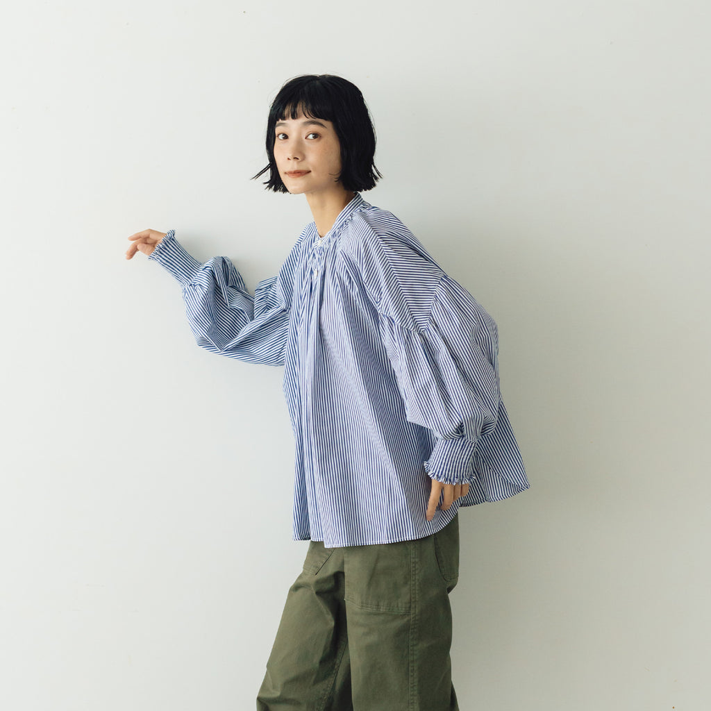 UNIVERSAL TISSU バンドカラーシャーリングブラウス ストライプ