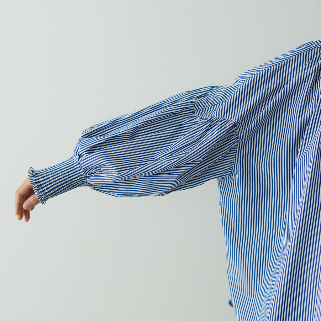 UNIVERSAL TISSU バンドカラーシャーリングブラウス ストライプ