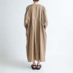 UNIVERSAL TISSU ナチュラルタイプライター タックギャザーワンピース