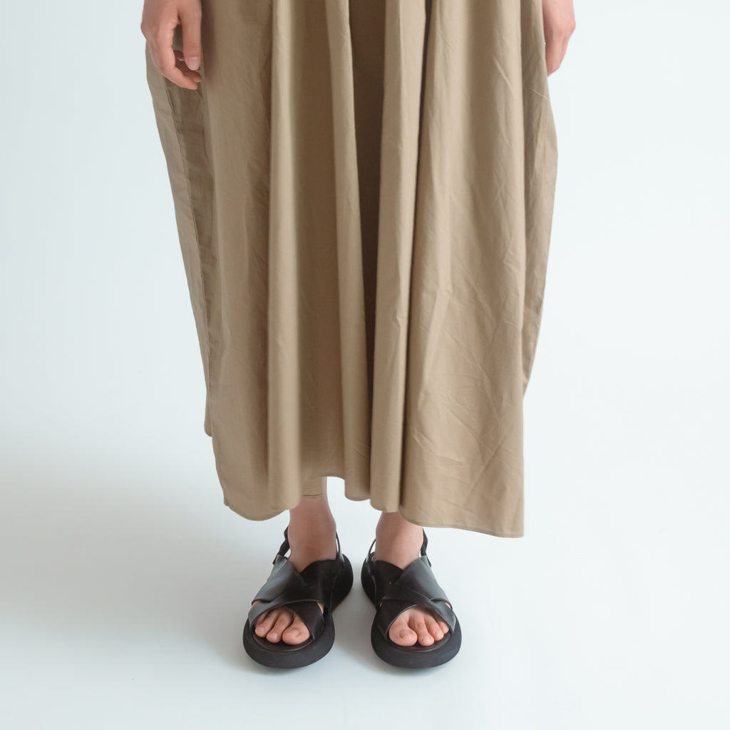 UNIVERSAL TISSU ナチュラルタイプライター タックギャザーワンピース