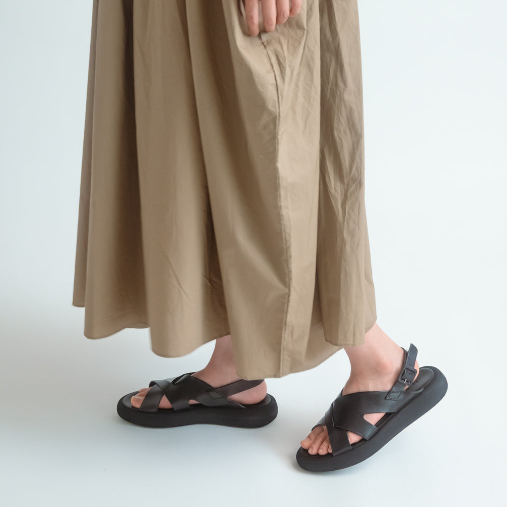 UNIVERSAL TISSU ナチュラルタイプライター タックギャザーワンピース