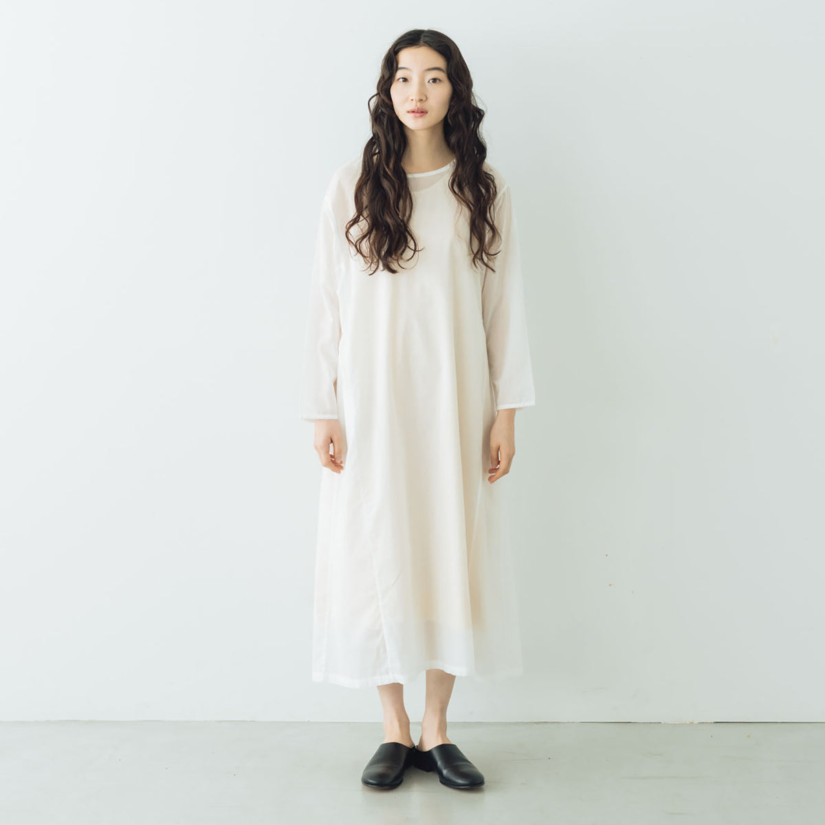 Yoli Simple onepiece ホワイト Yoli Simple onepiece ｜くらすこと オンラインストア