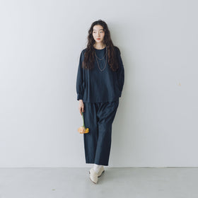 「わたしたちらしい、大人のかわいらしさ」ブラウス+サルエルパンツのセットアップ