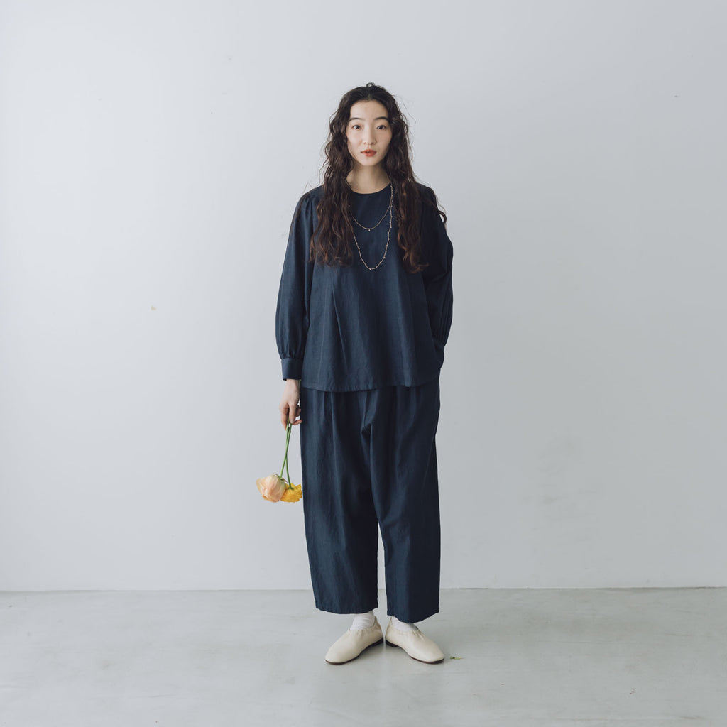 「わたしたちらしい、大人のかわいらしさ」ブラウス+サルエルパンツのセットアップ