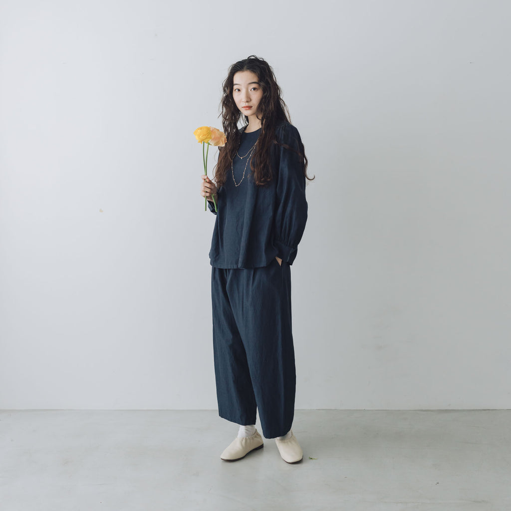 「わたしたちらしい、大人のかわいらしさ」ブラウス+サルエルパンツのセットアップ