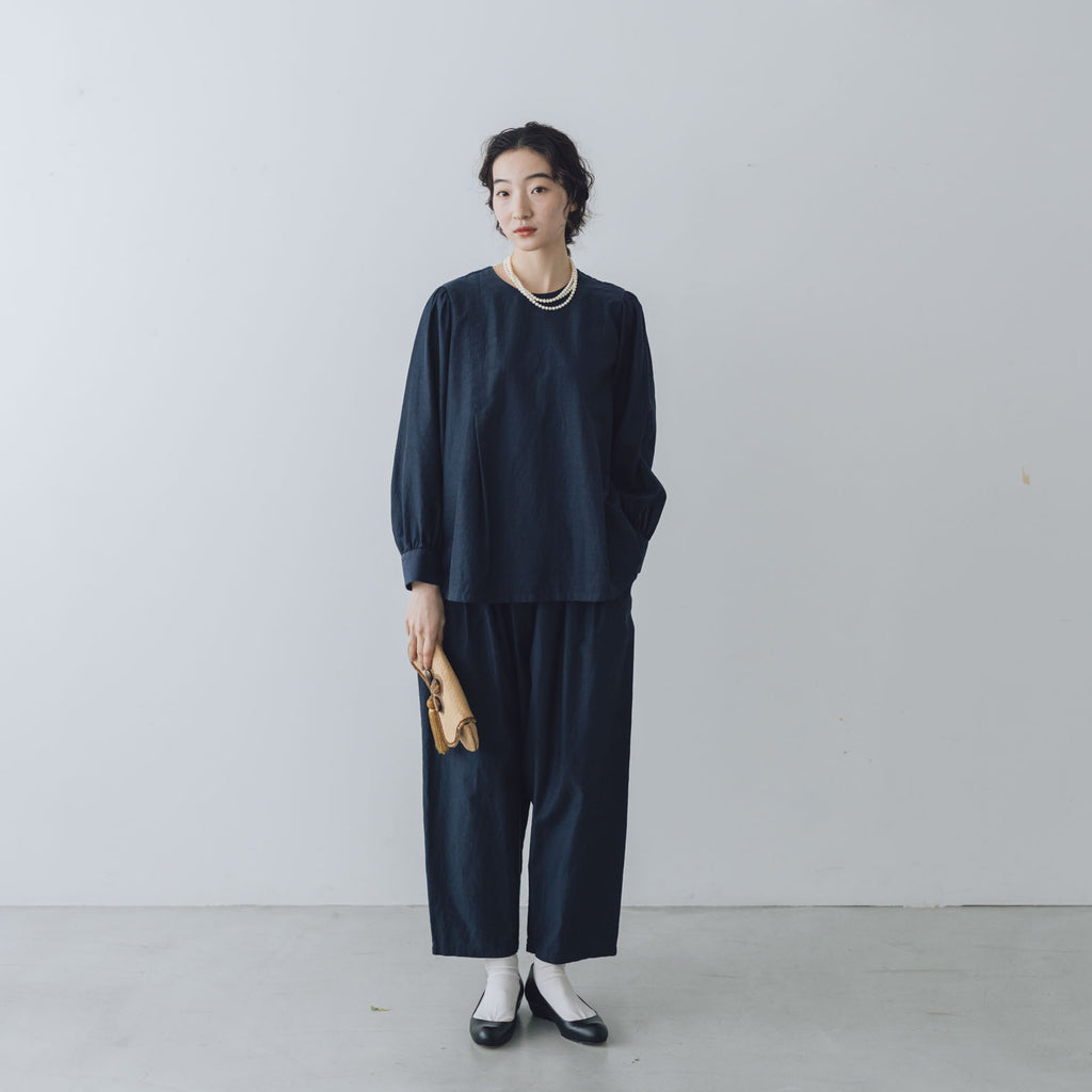 「わたしたちらしい、大人のかわいらしさ」ブラウス+サルエルパンツのセットアップ